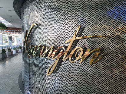 Kensington Işıklı Logo & Yaşayan Duvar Uygulaması | Yunus Emre Atayay Emlak ve Danışmanlık